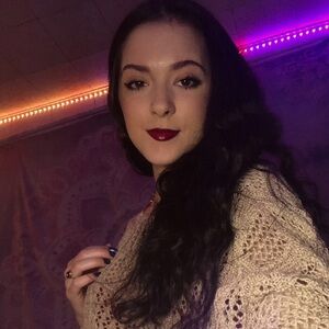 Meet your Posher, Yana
